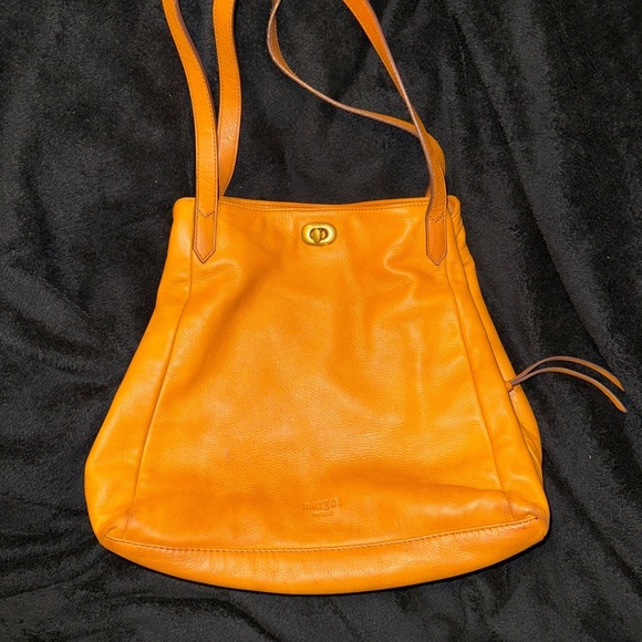 Margot Yellow Leather Shoulder Bag with Hobo Design - Picture 2 of 12